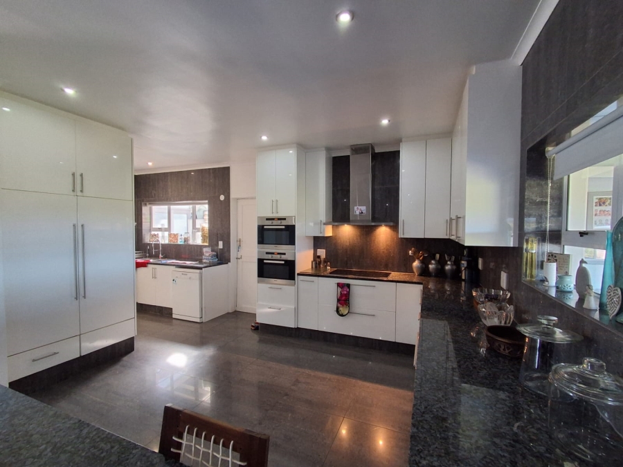 4 Bedroom Property for Sale in Stilbaai Wes Western Cape